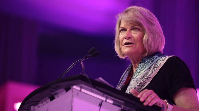 Senator Cynthia Lummis speaking at a podium
